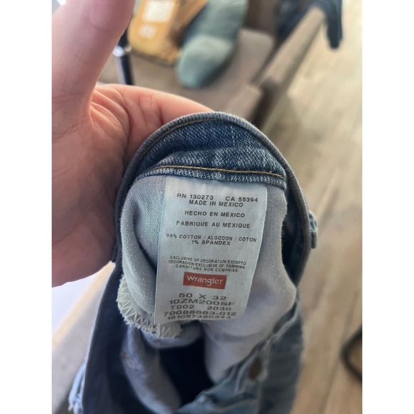 Wrangler Authentics Men's Jeans‎ Light Wash Straight Fit Size 50x32 RN 130273 - Picture 3 of 8